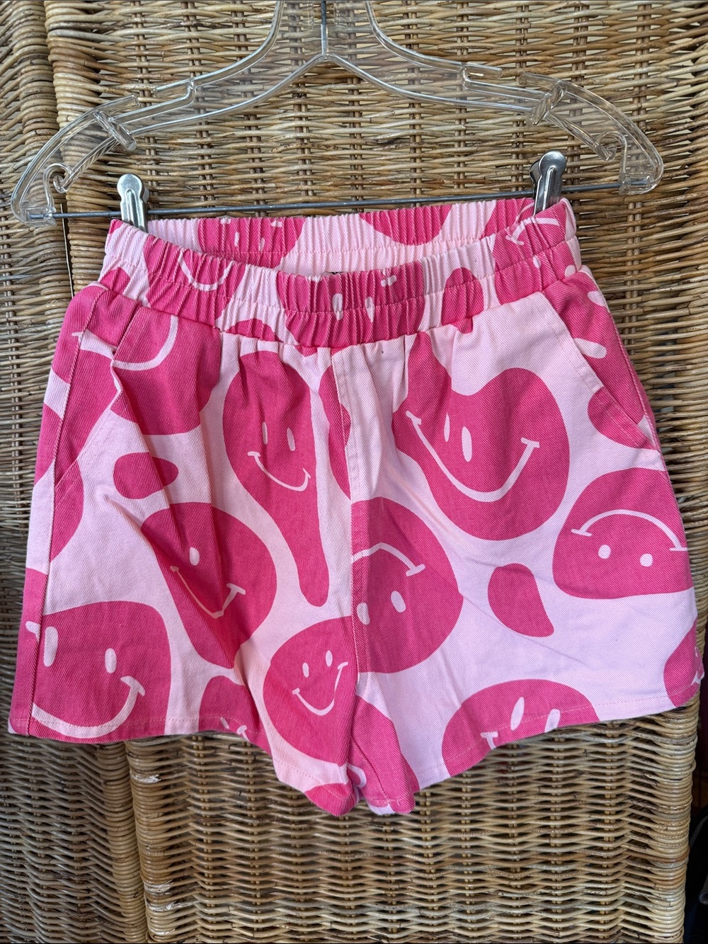 Women’s Pink Smiley Print Elastic-Waist Jean Shorts